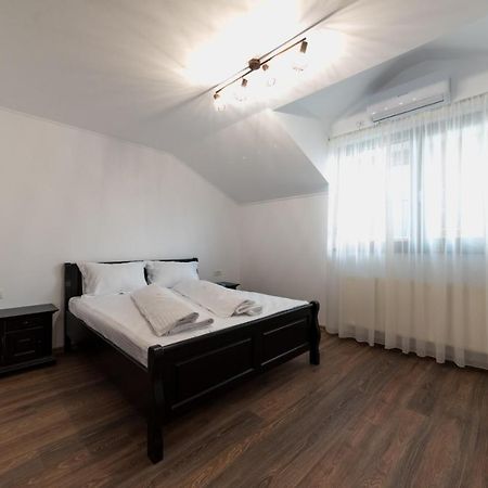 Dr House Motel Mioveni Exterior photo