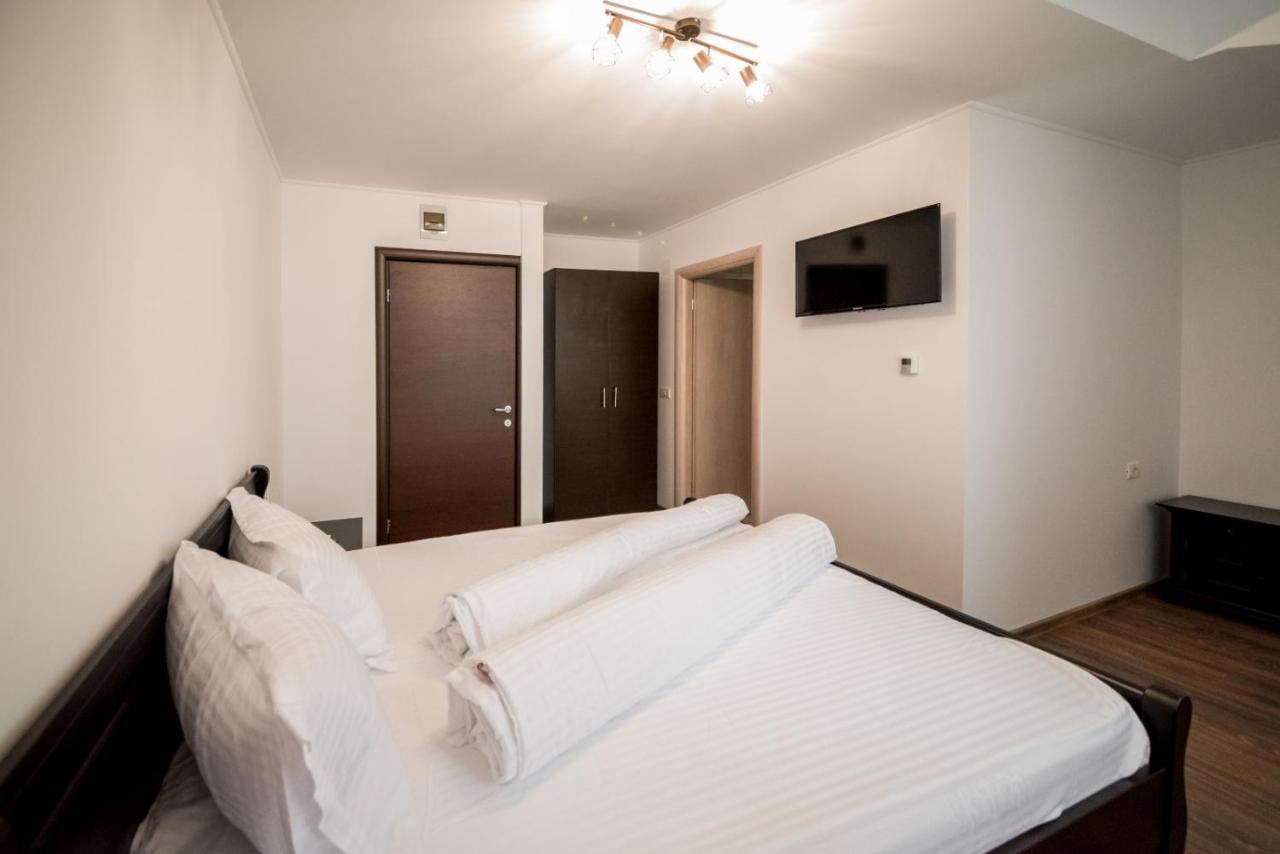 Dr House Motel Mioveni Exterior photo